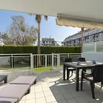 With Terrace, 250m From The Lägenhet