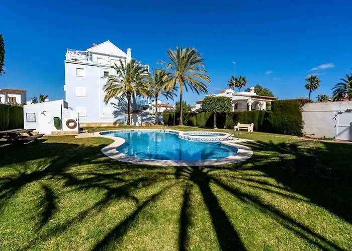 With Terrace, 250m From The * Denia