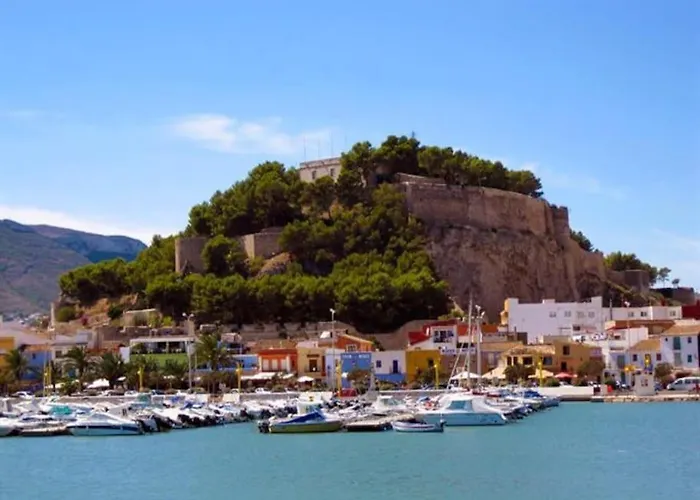 With Terrace, 250m From The Apartment Denia