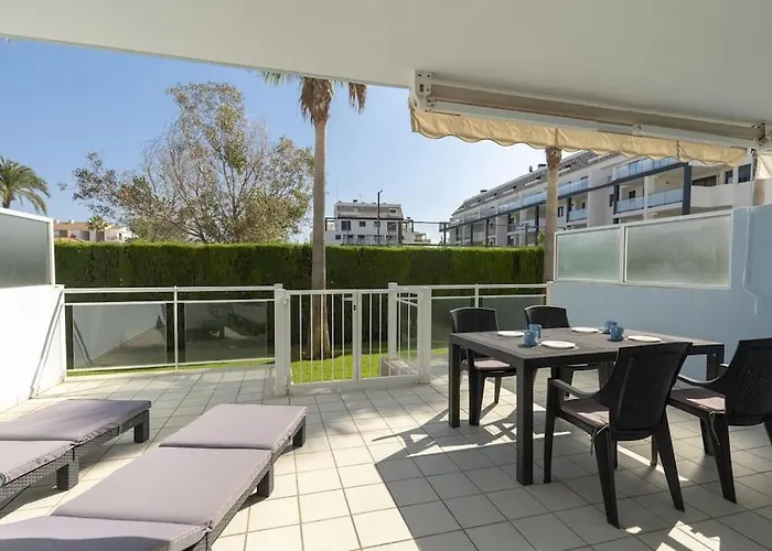 With Terrace, 250m From The Apartment